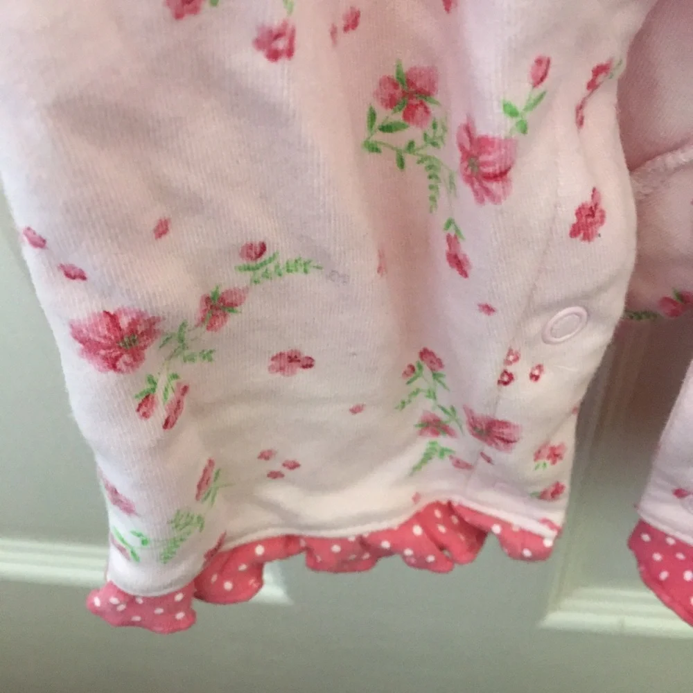FINAL MARKDOWN Little girls carters creeper 6 months